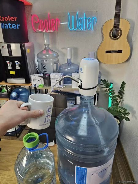Помпа для воды электрическая Clover E10 с мощным напором для Бутыли 6л и 19л 3149 фото