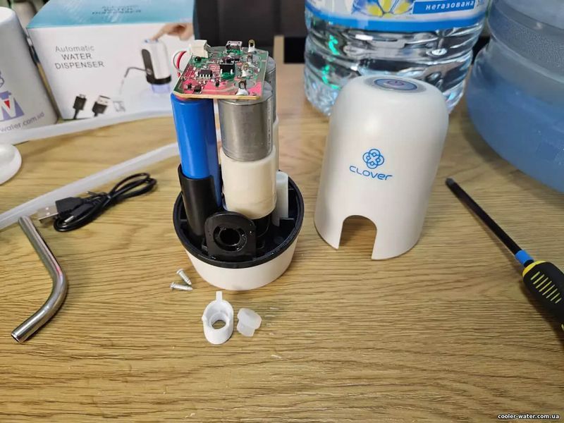 Помпа для воды электрическая Clover E10 с мощным напором для Бутыли 6л и 19л 3149 фото
