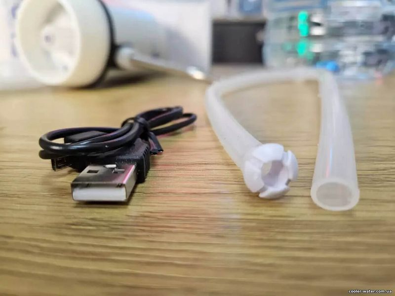 Помпа для воды электрическая Clover E10 с мощным напором для Бутыли 6л и 19л 3149 фото