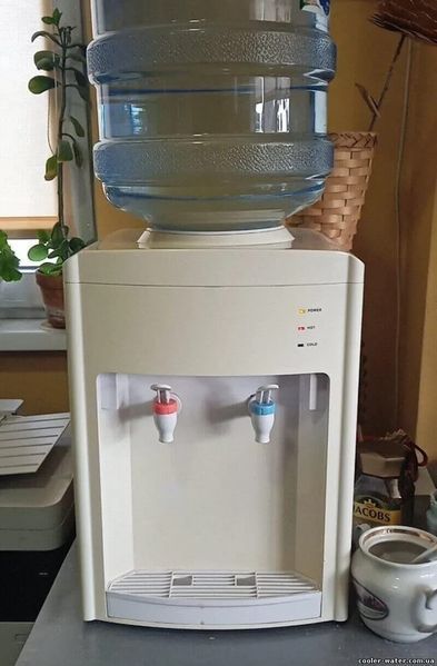 Комплект кранов (гор+хол) для кулера воды с наружной резьбой. Нажим рукой 2773 фото