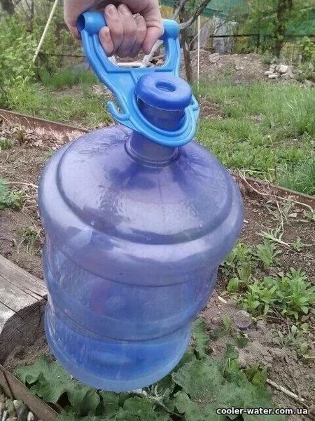 /ruchka-dlia-perenosa-butylei-viaplast-s-usykamy-dlia-dop-butylok/