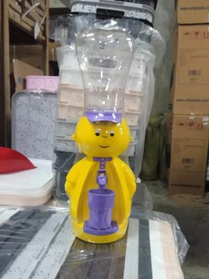Детский кулер для воды Человечек жёлтый с фиолетовым 2736 фото