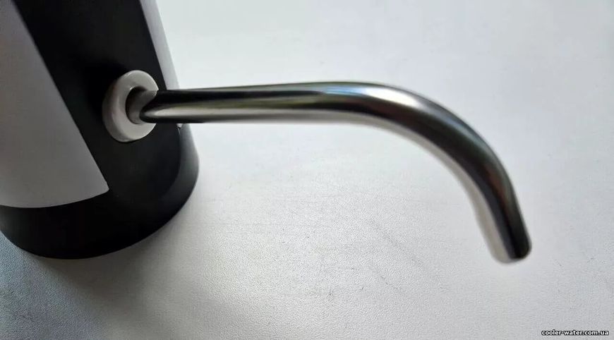Metal spout for electric water pump