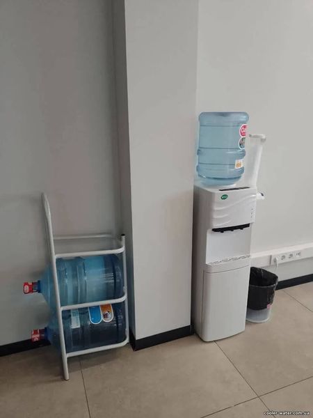 Metal stand for 3 bottles SVP-3