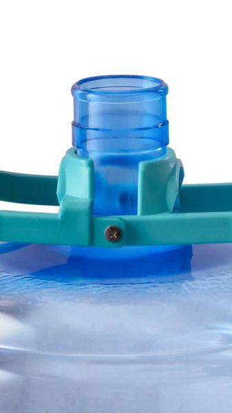 Folding handle for carrying HotFrost bottles