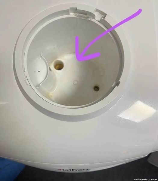 Water storage tank (plastic reservoir) for the HotFrost V220 cooler