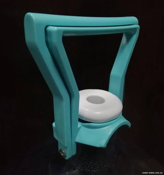 Folding handle for carrying HotFrost bottles
