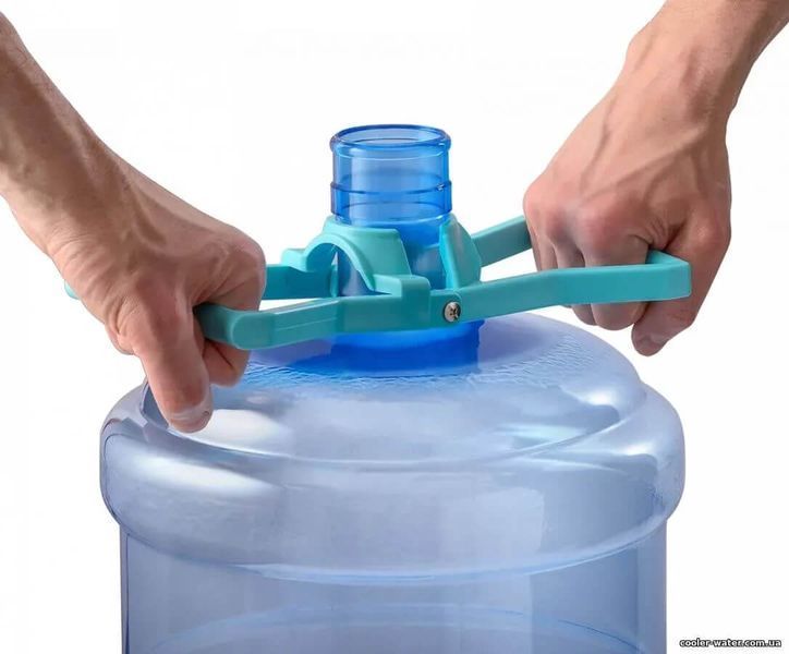 Folding handle for carrying HotFrost bottles